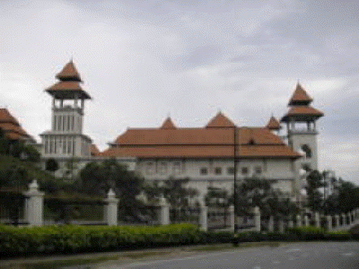 220px-Istana_Melawati_Putrajaya_Dec_2006_005