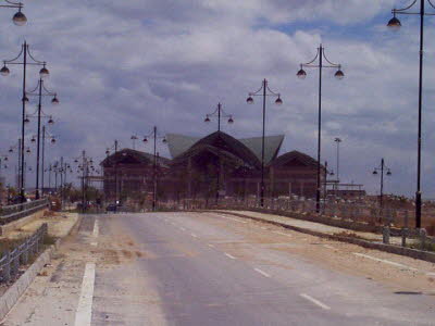 P000493